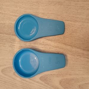 Tupperware Magnetic Measuring spoons